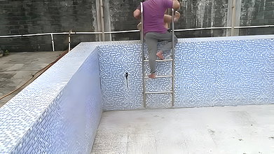 Bhabi Fucking Pool Trainer at empty pool