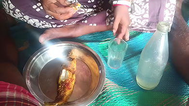 Desi bhabhi ke sath daru Piya