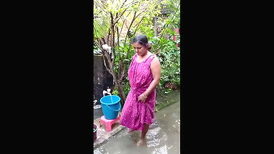 Desi grilfrend ke sath injoy outdoor