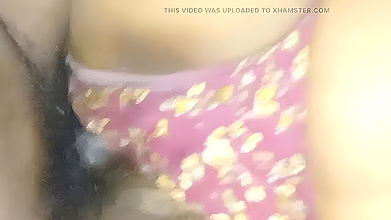 37 sal ki padosi bhabhi ko raat mein jakar chudai karke aaya