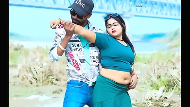 HOT – Sonam boobs grabbed hard, pressed & felt many times in blouse, navel grab2