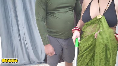 Devar Helping Bhabhi in Cleaning the Floor and FUcked Her Pussy