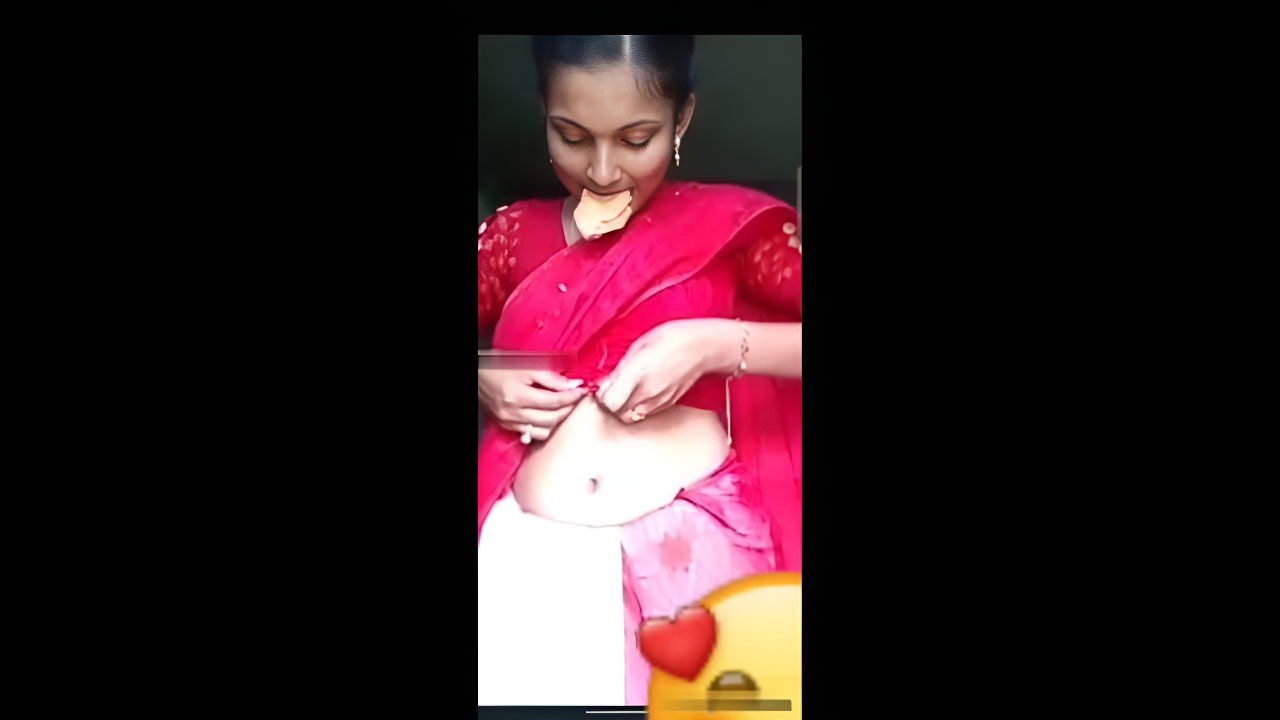 Desi village girl showing her boobs 22