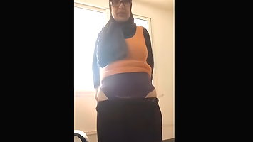 Aunty Showing she is wet at Office