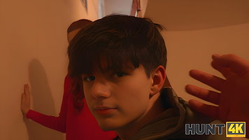 Hunt 4K with Cherry Crush in STEAMING