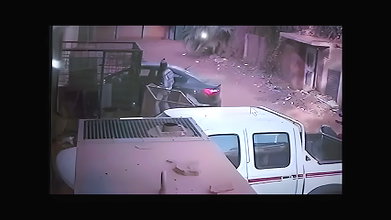 Quickly fucking on street,caught in cctv