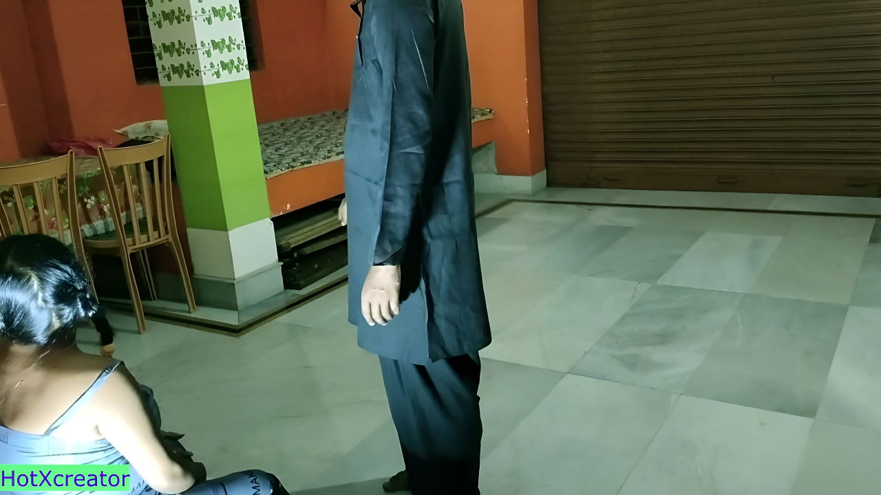 Punjabi truck driver fucking Indian desi girl! Cute girl sex