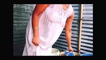 Priya bhabhi shower big mangoes