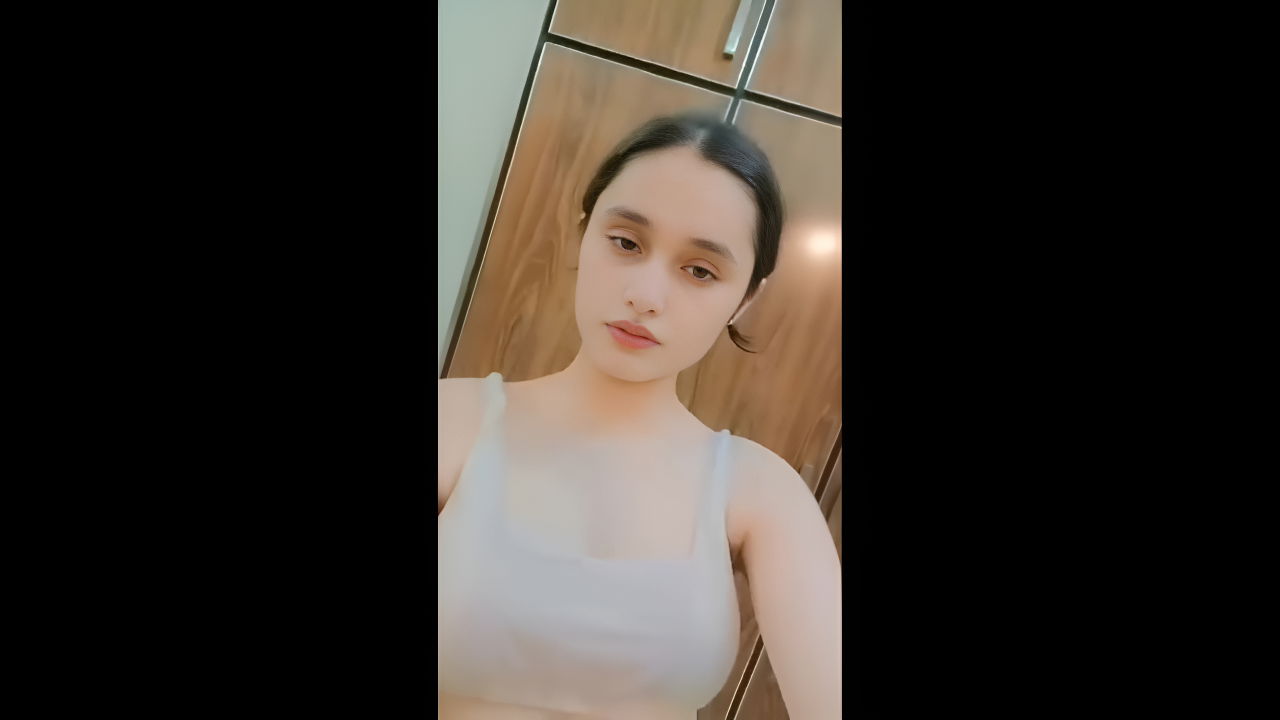 Hottest babe showing her naked body with cute expression towel drop 22