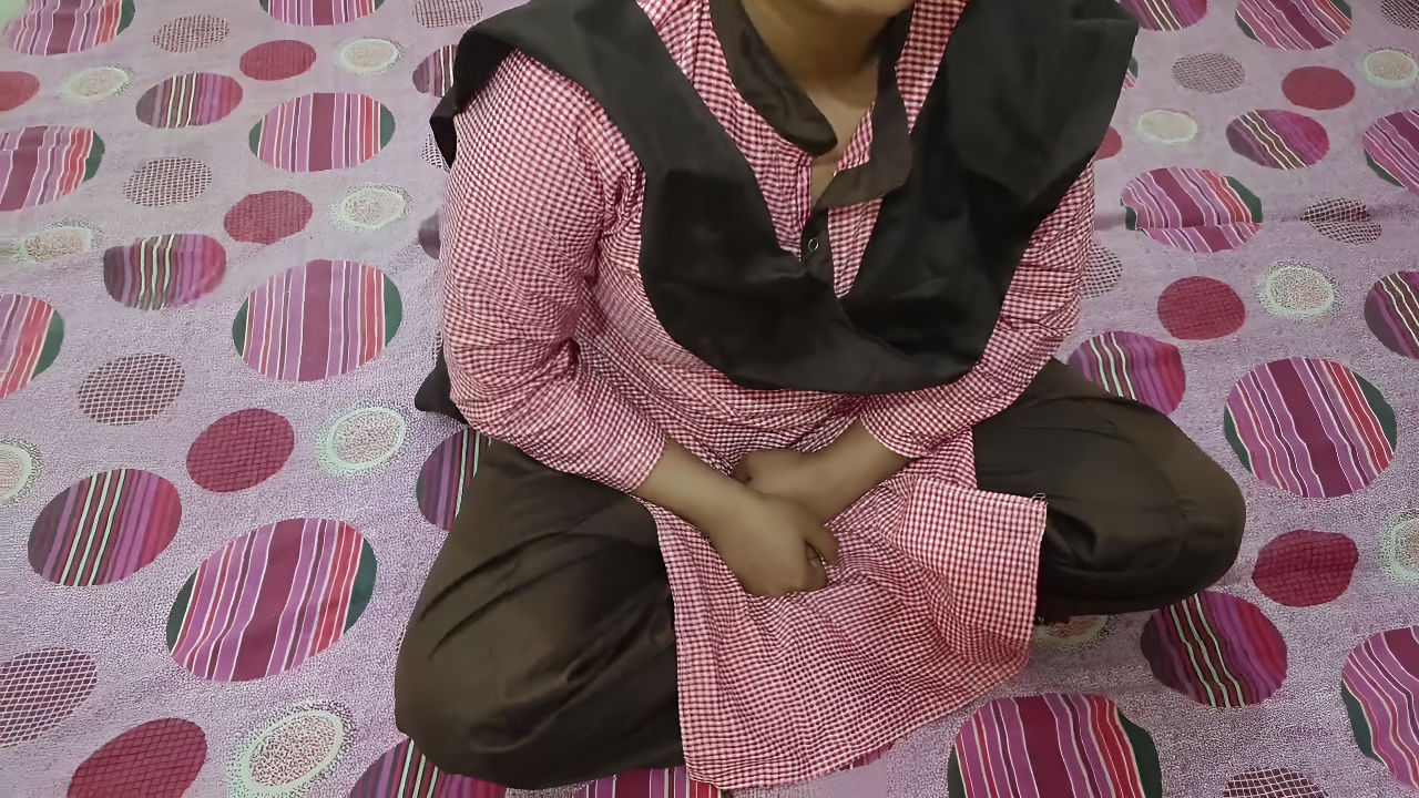 Desi College Girl First Time Sex with Boyfriend in Hotel