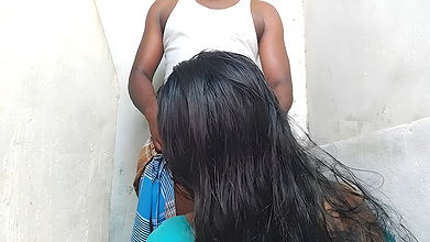 Desi indian girlfriend bathroom cam pissing compilation