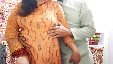 Husband Had Sex with His Wife While She Was Working in the Kitchen