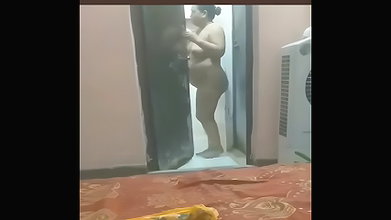 Nude Desi Aunty Walking Capture