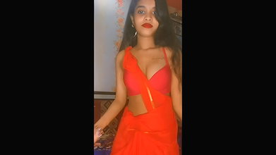 CUTIE DESI SEXY CLEAVAGE GIGGLE AWESOME