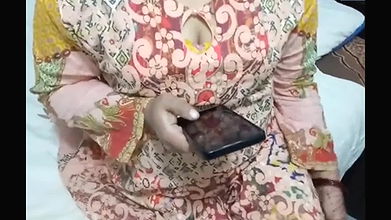 Stepson Gifted Stepmom a New Mobile Because Stepmom’s Mobile Was Very Old