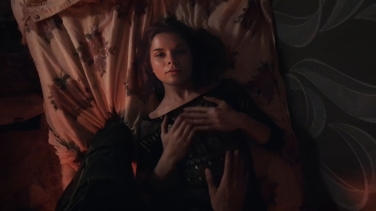 bored latina woman at home (masturbate in front of my friend)_f64c0a28