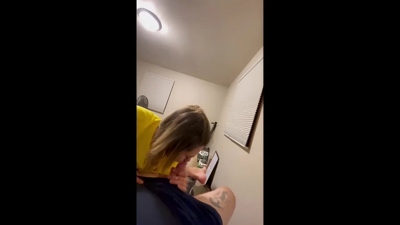 Naughty Schoolgirl Masturbating While Home Alone_eb8c3f39