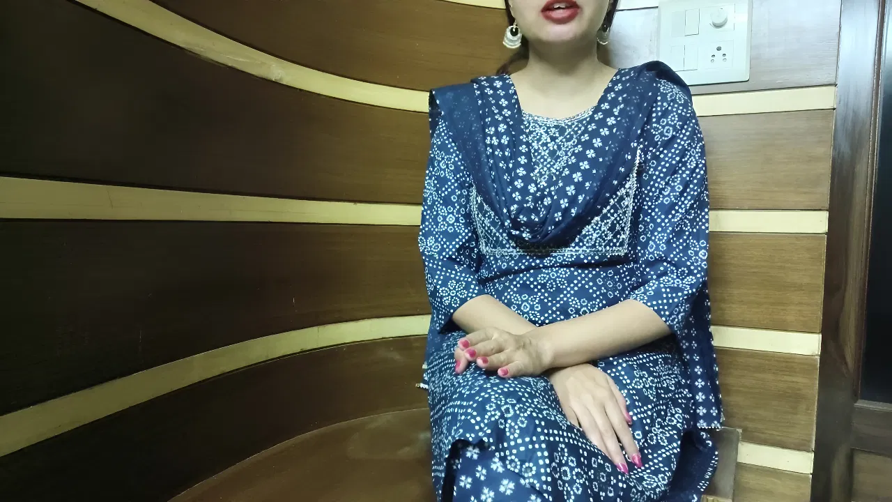 Desi Indian Hot College Teacher Want to Fucked Her 18y Old Student