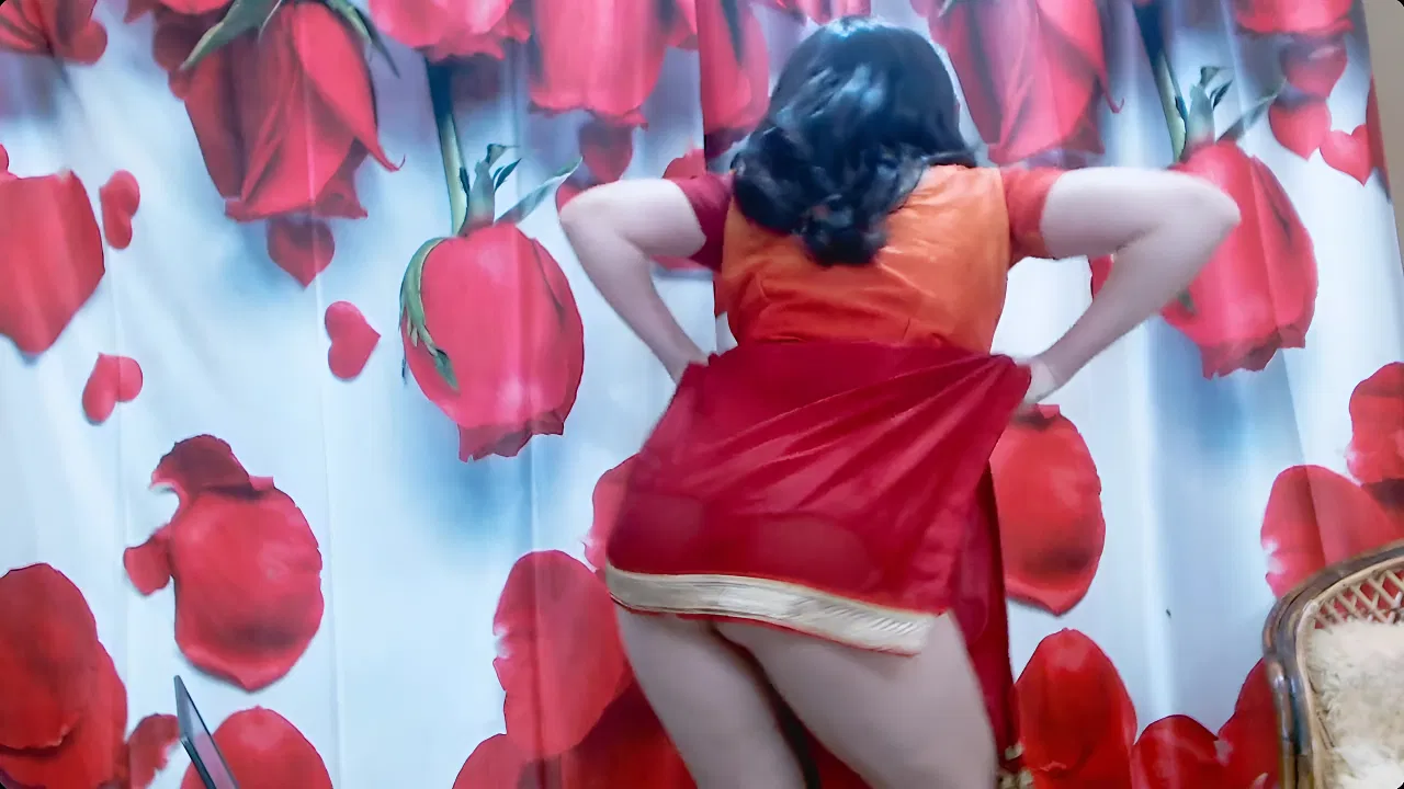 Kinky Cutie Seduces in Sexy Red Dress Webcam