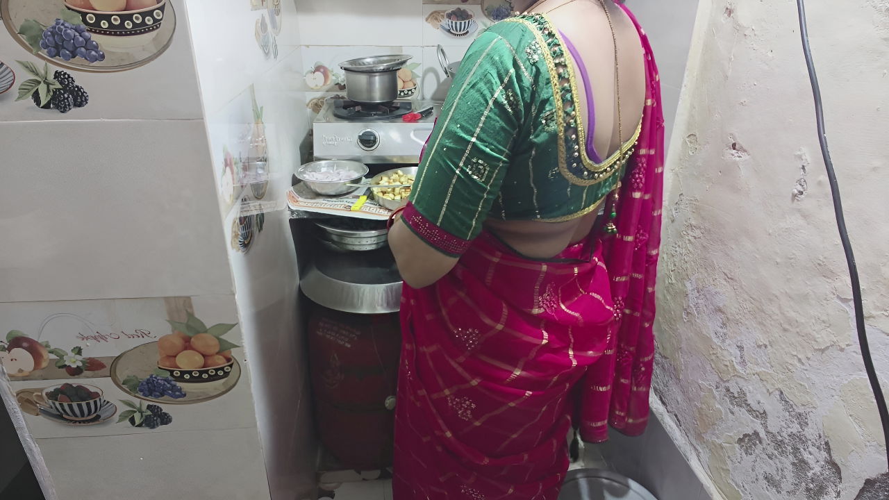 Kissing Licking. Suckinghard Housewife Hardcore Fuck with Her Servent