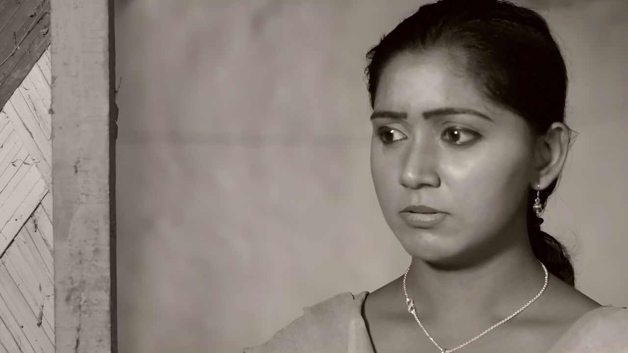 Serial star Oshni Das hot compilation – Saree, Boobs felt, Navel kissed, Back press 22