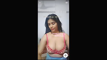Kritika Kapoor Teasing Live 22