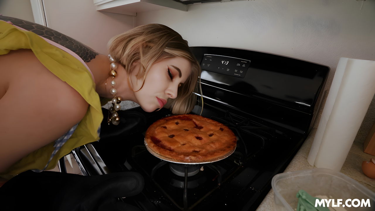 Milfty with Kyaa Chimera in StepmomΓÇÖs Secret Recipe Requires Her StepsonΓÇÖs Creamy Collaboration