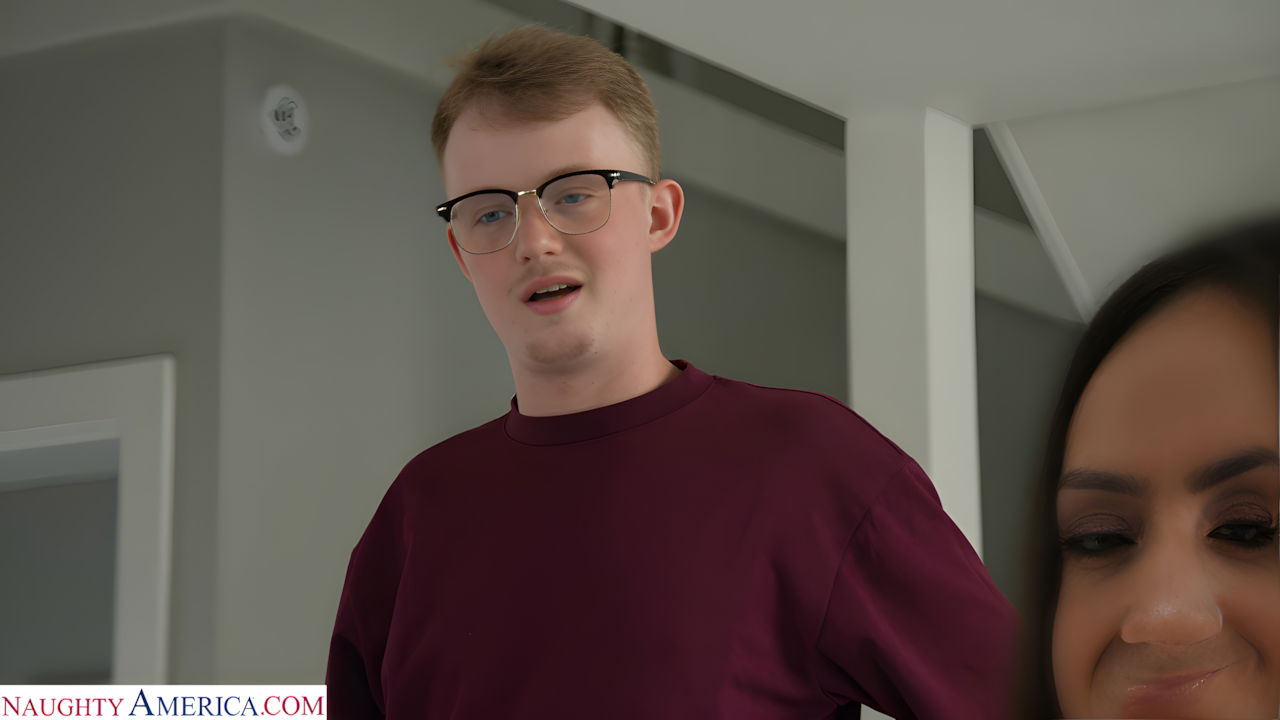 My Friend’s Hot Mom with Kiki Klout in Latin MILF Kiki Klout shows son’s friend how slutty she can be