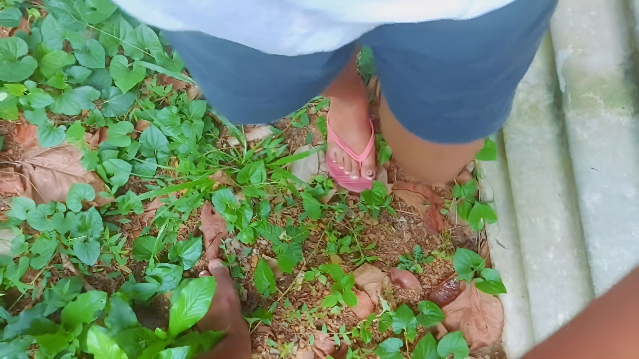 Desi Village Girl Blowjob in the Jungle 2