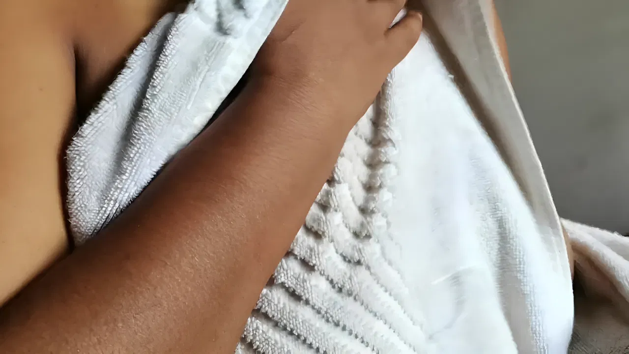 Sri Lankan Casual Fuck After Bath with Dirty Talk and Moaning Teaser
