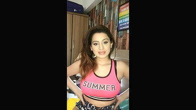 Kenisha Awasthi Live