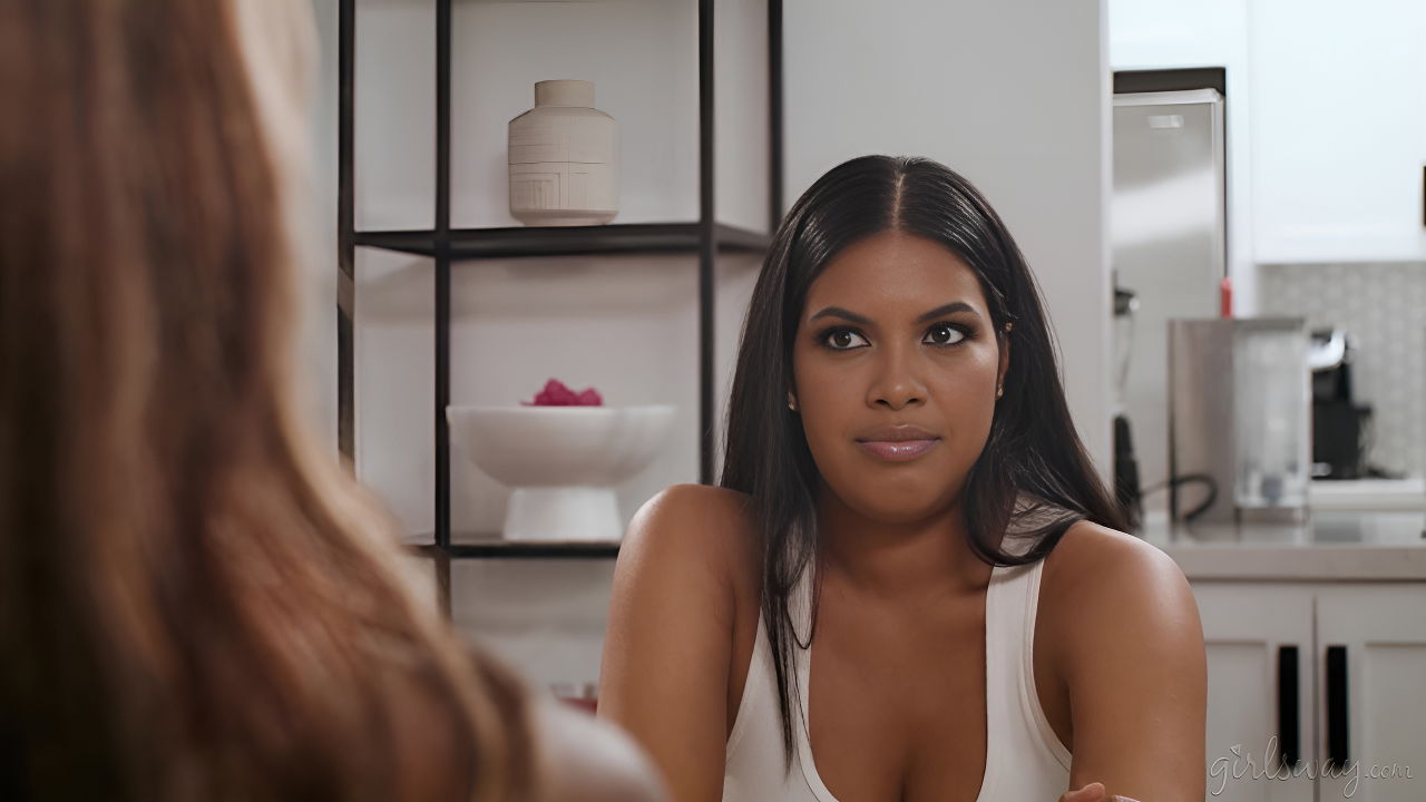 Girls Way with Destiny Mira, Olivia Jay, Maya Farrell & Tessa Thomas in Squirt-Swap Daisy Chain