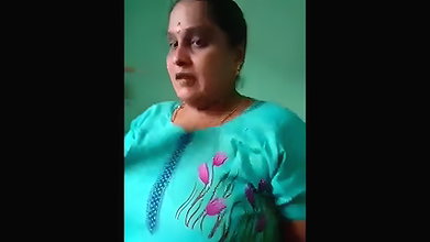 Big boobs randi giving blowjob and customar pressing her boobs too
