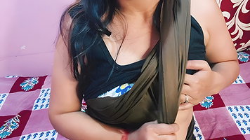 bhabhi ne apne paas bula kar bahut chudwaya