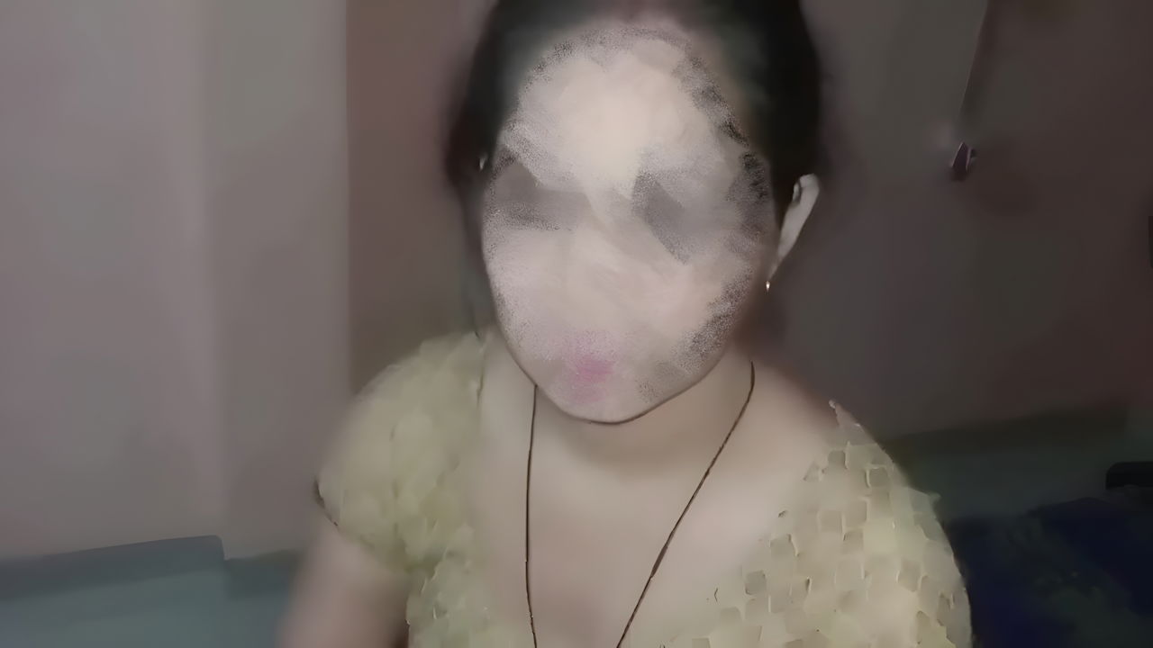 Indian desi girl was fucked by her boyfriend when she was alone her bedroom