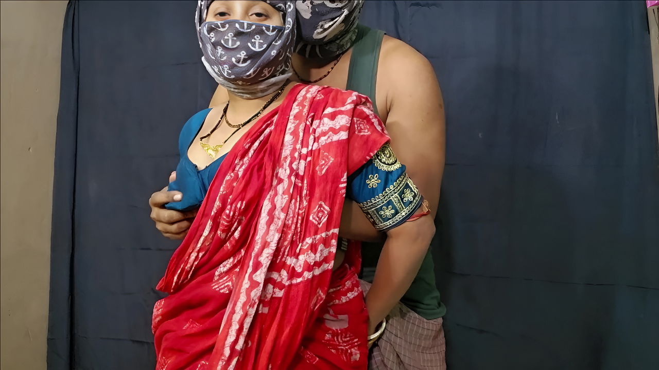 Indian Desi sexy Nisha Bhabhi Fucking Doggy Style In Home