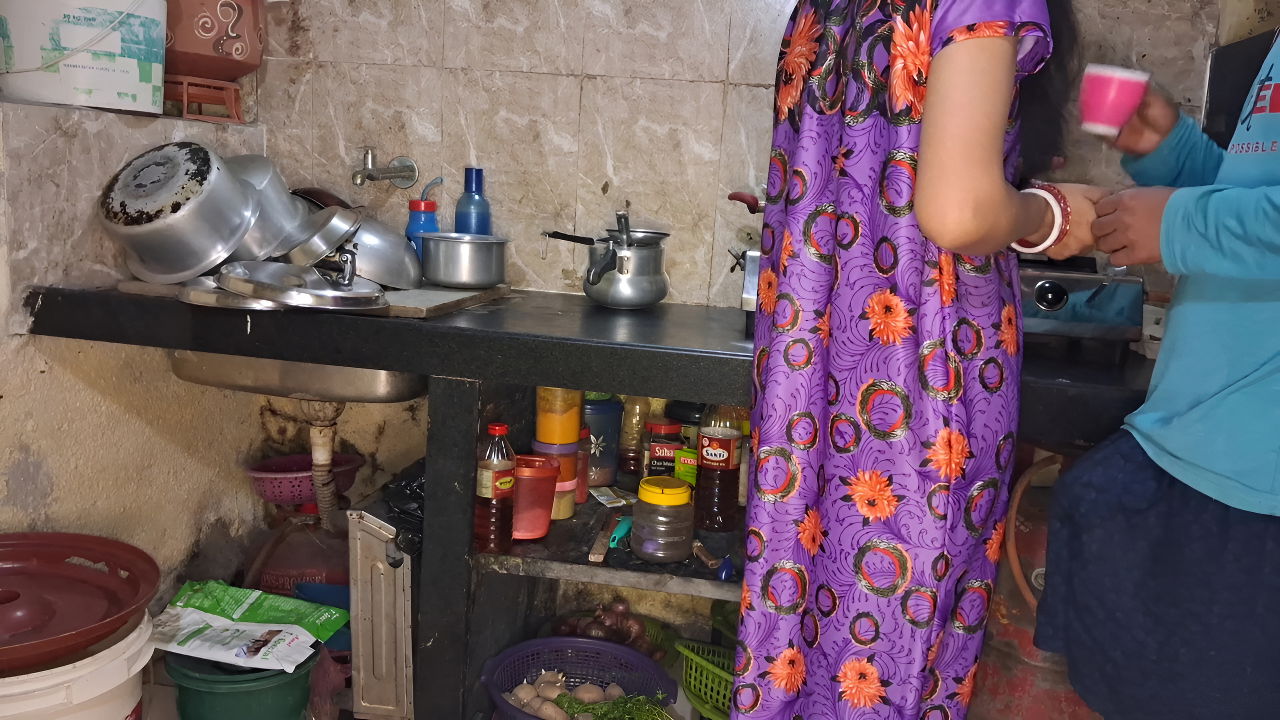 Indian Desi Village Bhabhi And Devar Hard Fucking In Kitchen xxx video,Hot Beautiful Bhabhi Devar Sex Viral Video