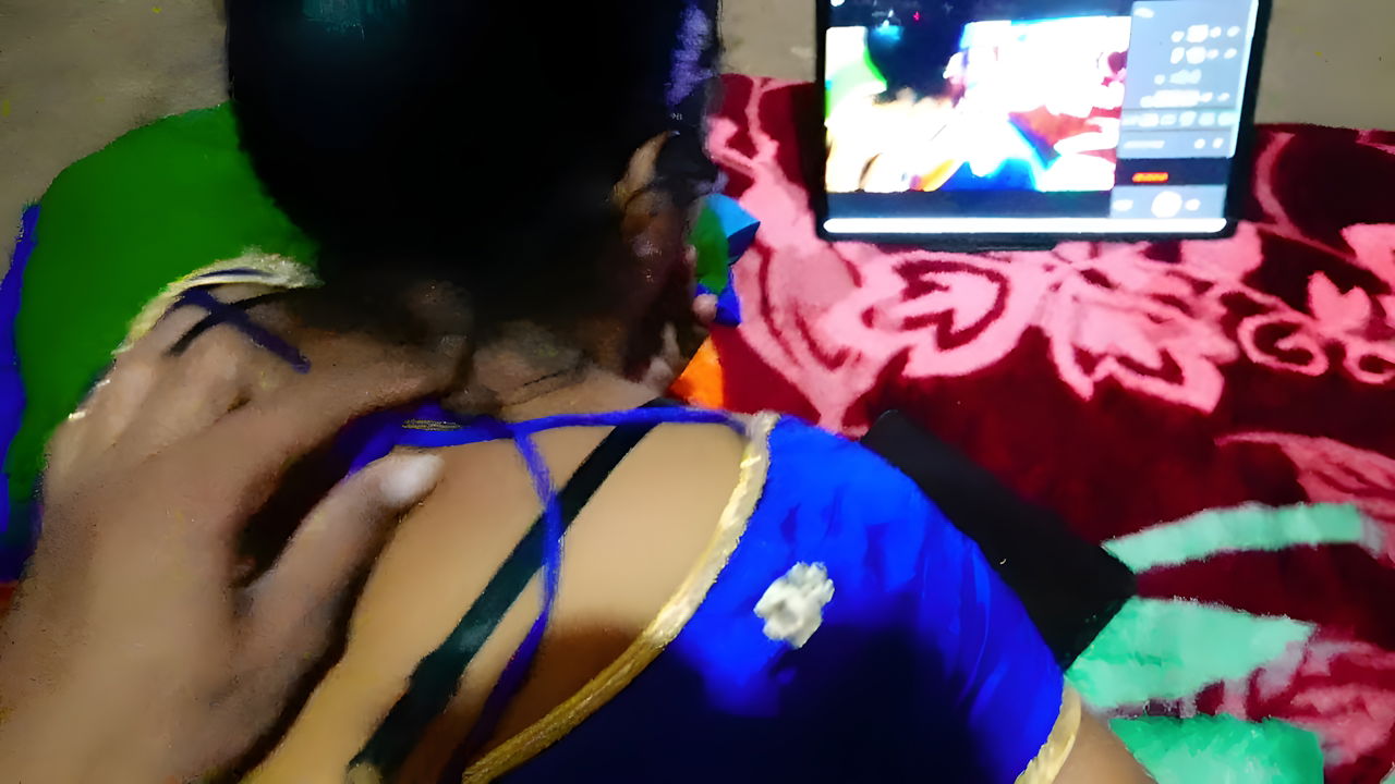 Meri gharwali ke sath sex ke maje le rahe hain