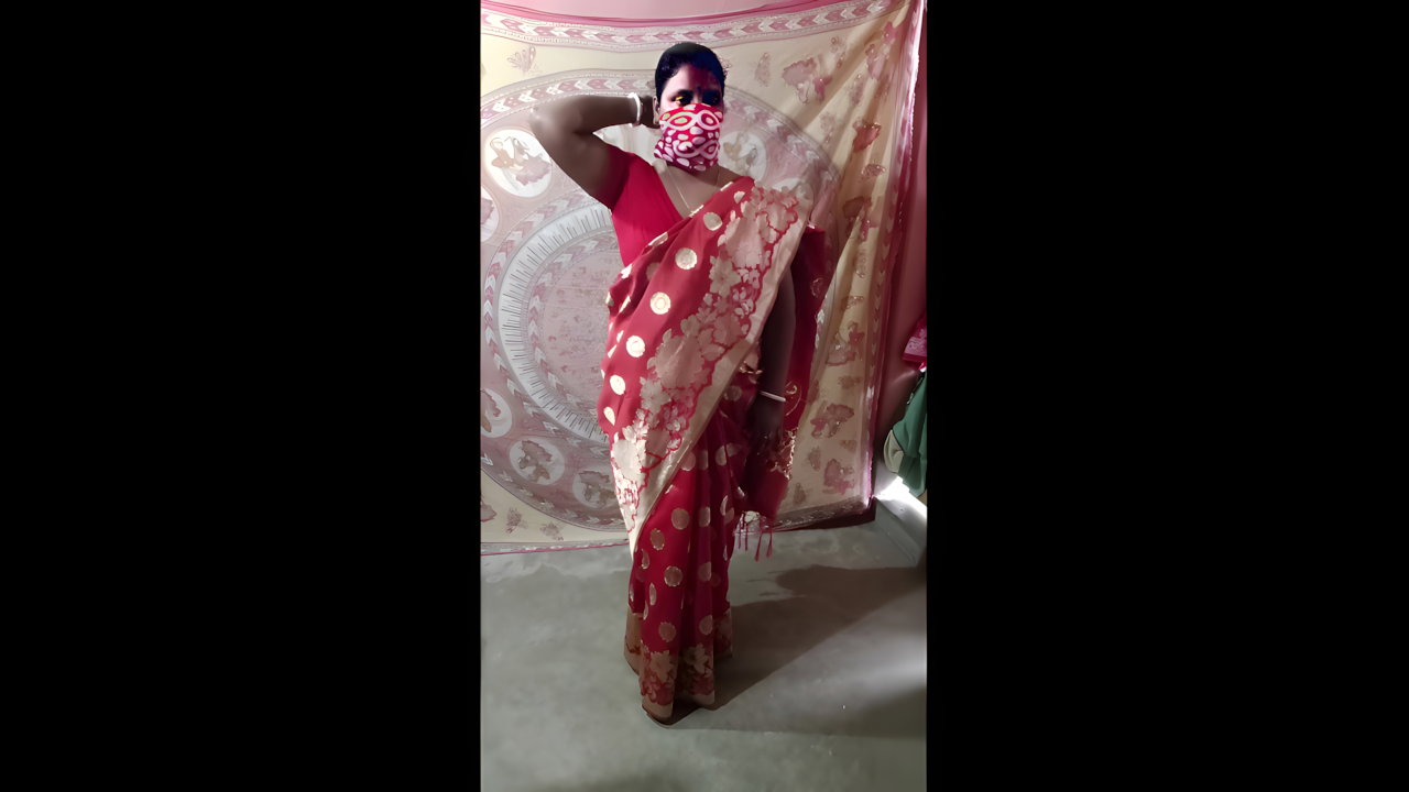 Saree Dropping Solo – SFW