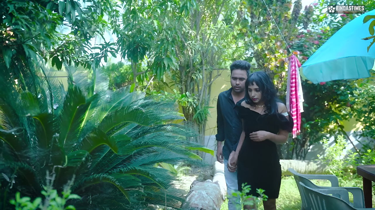 Desi Indian Boy Friend & Girl Friend Outdoor Sex Turns Into a Hardcore Threesome with a Stranger Guy ( Hindi Audio )