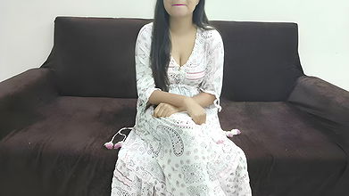 Change Clothes in Front of Brother-in-law Who Is Watching Porn