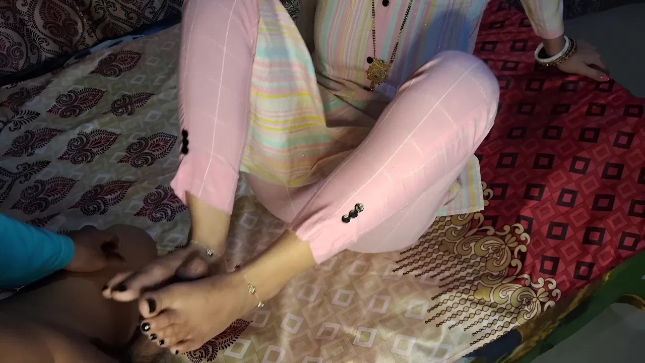 Desi Village Girl Tight Pussy First Time Sex Newly Married Couple Sex Videos,indian Bhabhi and Devar Sex Mms Viral Video