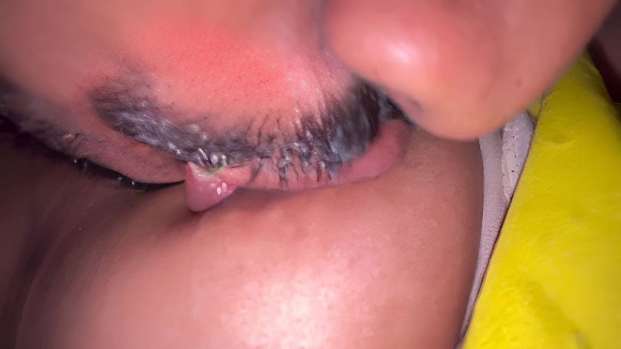 Village Indian Bhabhi First Time Fuck in the Hotel