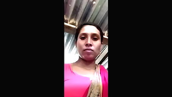 Village Bhabi Showing Boobs and Pussy