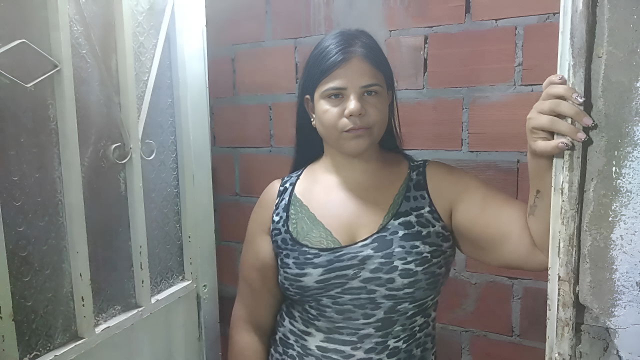 I Fuck the Pint That My Husband Hired and Ended up Giving Him My Ass He Left It Full of Milk