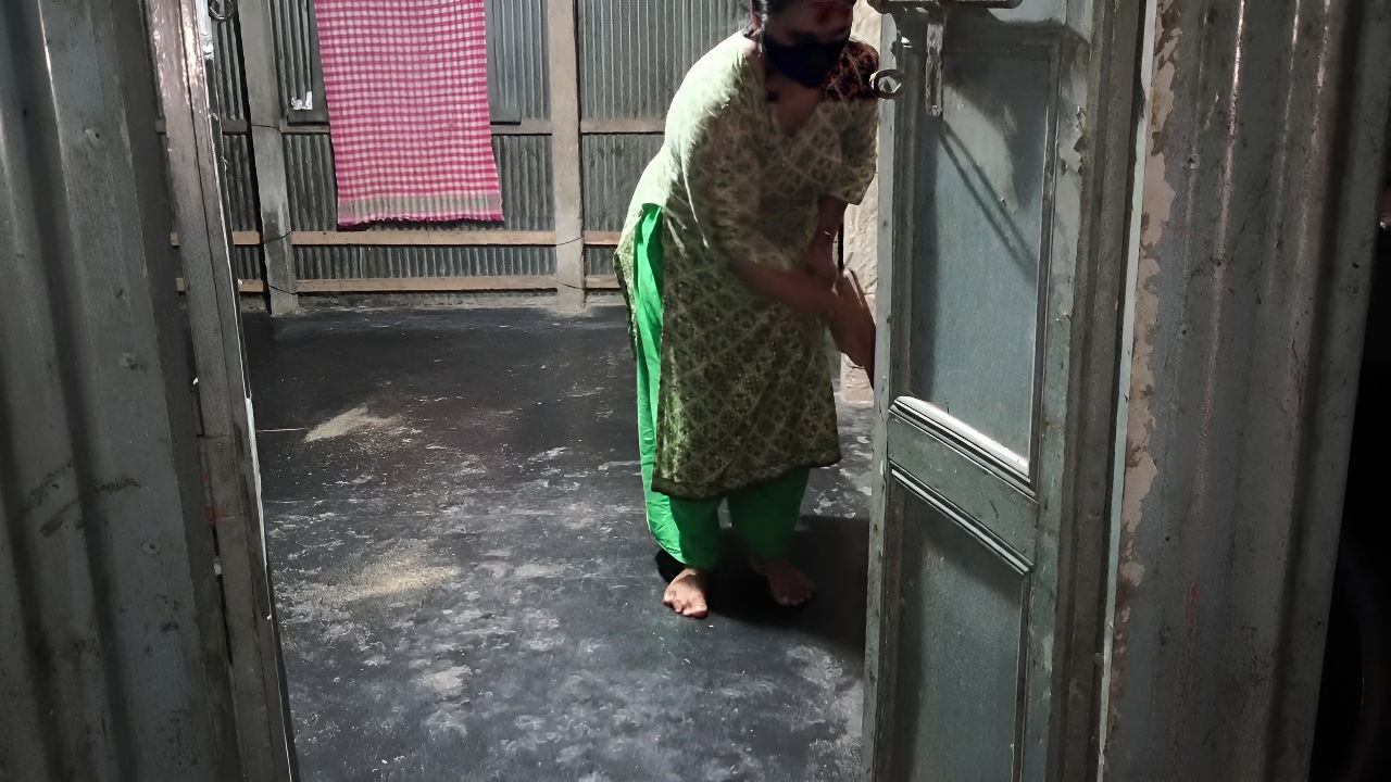 I Hugged My Aunty and Started Fucking Her in the Ass