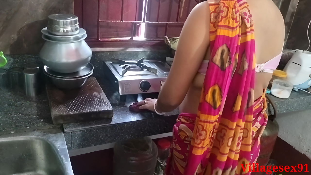 Red Saree Kitchen Sex in Sonali