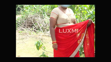 Red Saree Outdoor Dare – Boobs Show Outdoor