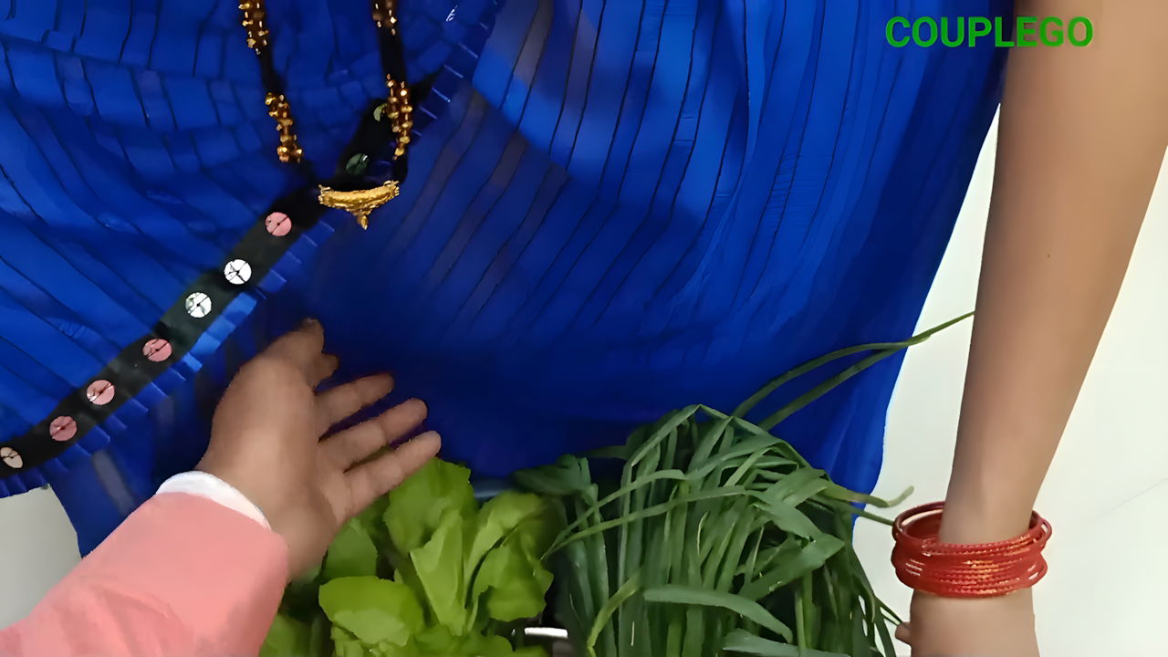 The vegetable seller was brought into the house and left.