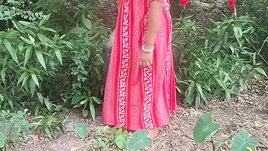 Amazing Sexy Outdoor Romantic Hot Pee Nomita Bhabhi
